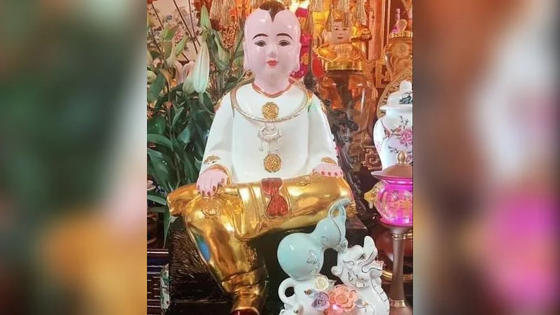 Cậu Hoàng Bơ
