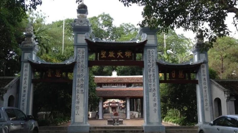 Chùa Láng – Chốn Tâm Linh Phật Pháp Thâm Nghiêm Ở Hà Nội
